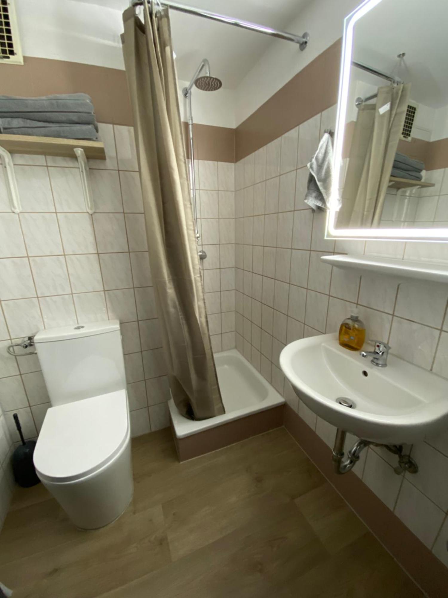 Apartment Saarbruecken, Und Uni Naehe Mit Parkplatz Saarbruecken